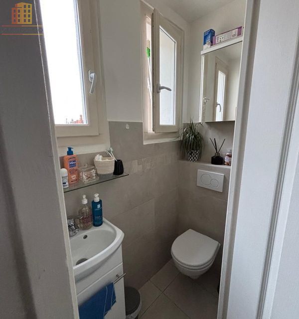 Studio 12m² Paris 7e - Vue dégagée, dernier étage - Photo 2