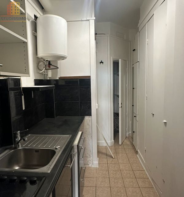 Studio 17m² Paris 9e - À rénover - Photo 1