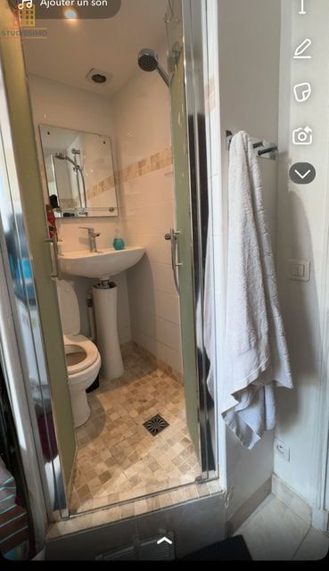 Studio 9m² Paris 10e - Ascenseur, douche et wc privatifs - Photo 1