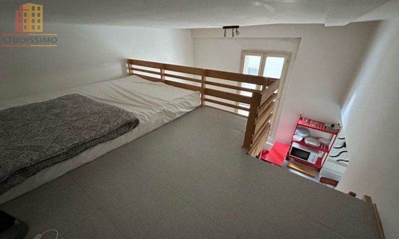 Studio 1m² Paris 11e - Mezzanine - Photo 1