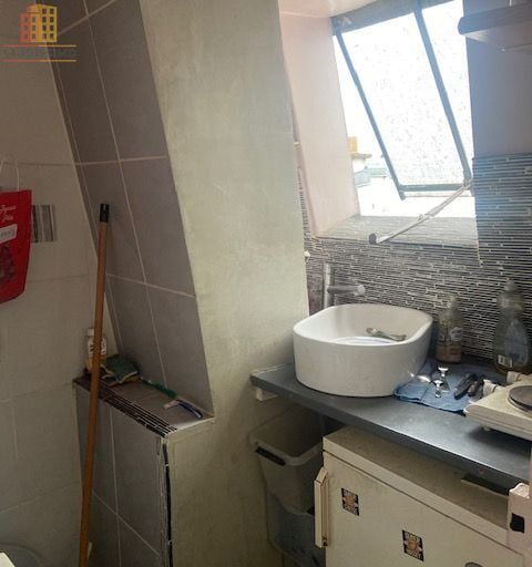 Chambre de bonne 8m² Paris 11e - Étage élevé, lumineux - Photo 6