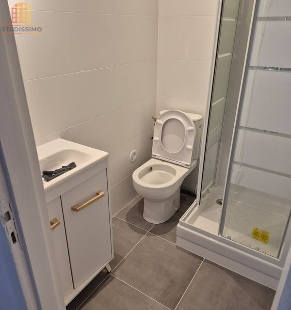 Studio 24m² Stains - Entièrement rénové, cave et parking - Photo 2
