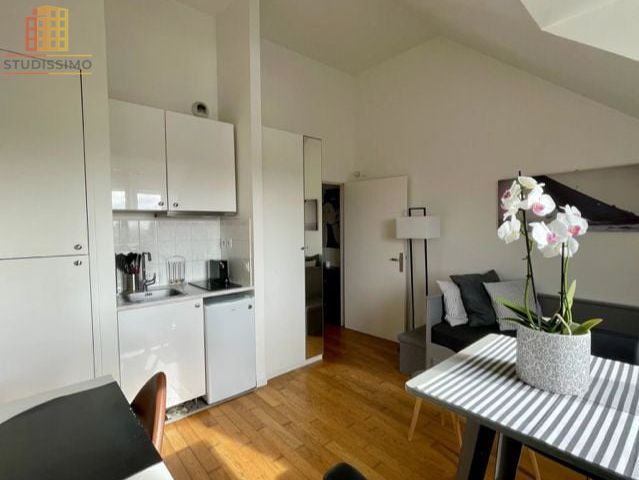 Studio 20m² Versailles 78000 - Ensoleillé, grande hauteur sous plafond - Photo 3