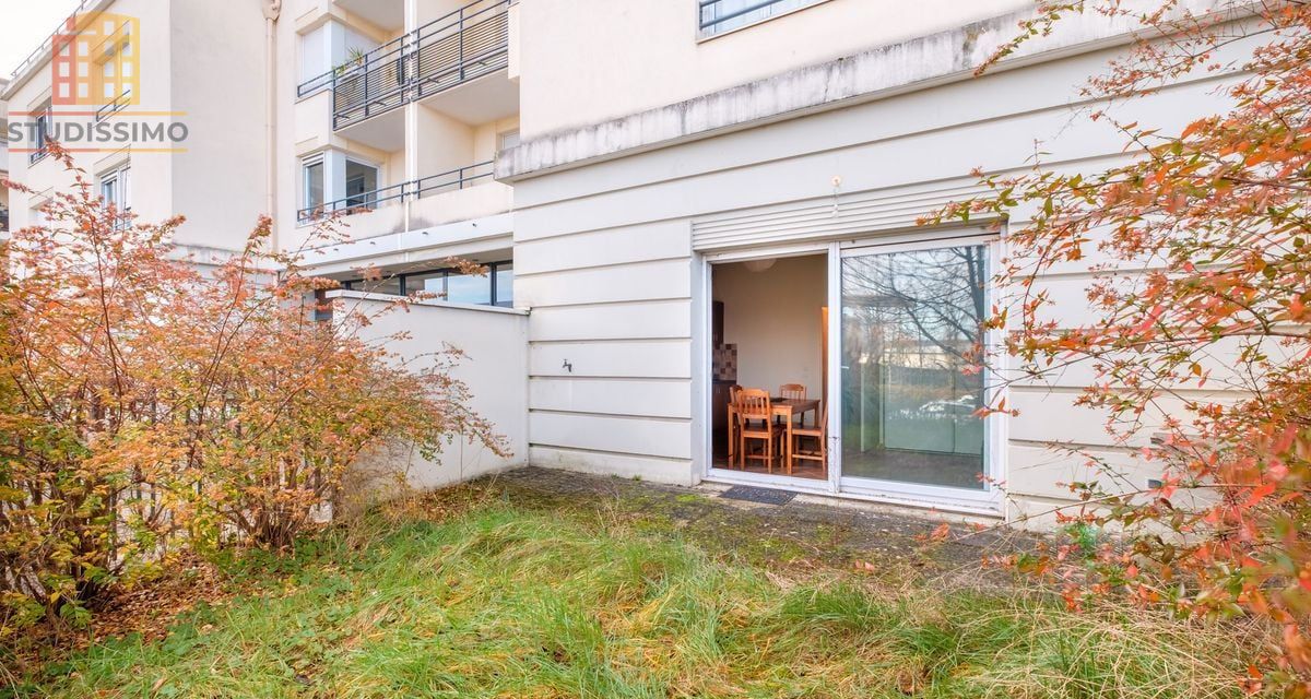 Studio 28m² Bron - Grande pièce, jardin privatif - Photo 1