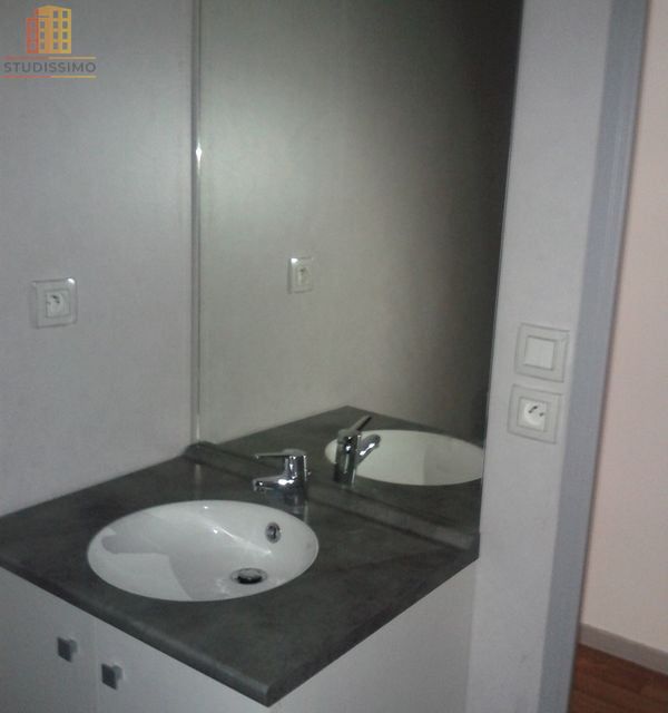 Studio 18m² Villeurbanne 69100 - Place de stationnement, lumineux - Photo 1