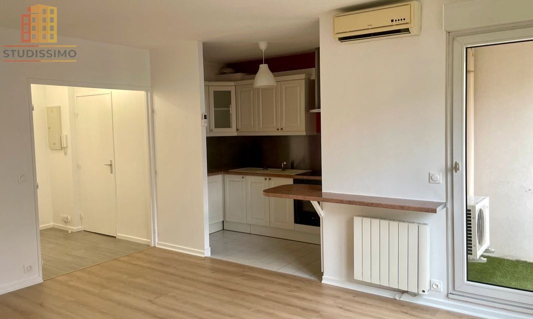 Studio 35m² Lyon 6e - Balcon, cave - Photo 7