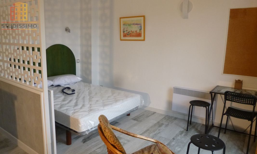 Studio 28m² Marseille 5e - Balcon, vue sur cour - Photo 1