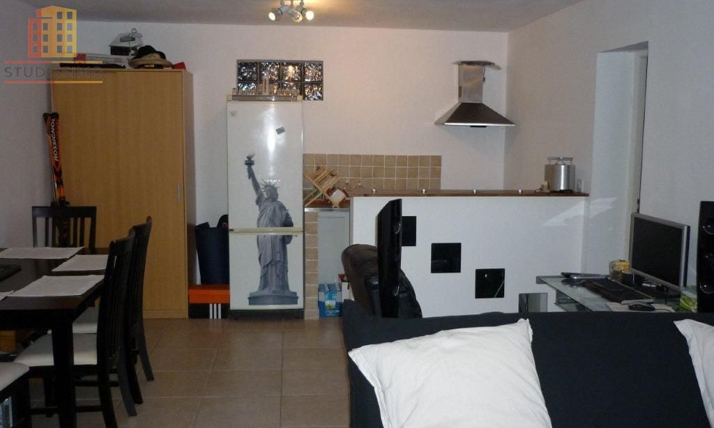 Studio 36m² Istres - Calme, parking dans propriété sécurisée - Photo 1