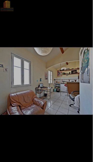 Studio 33m² Arles 13200 - Mezzanine - Photo 2