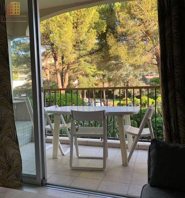 Studio 23m² Mandelieu-la-Napoule - Terrasse, parking - Photo 3
