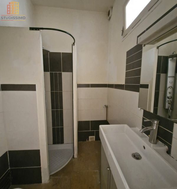 Studio 25m² Montpellier centre - Traversant, rénové - Photo 4