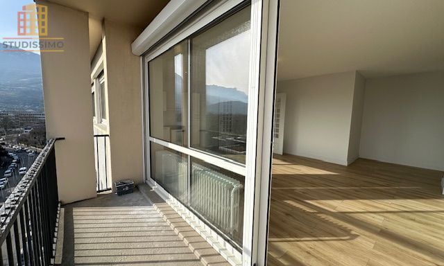Studio 42m² Grenoble centre - Dernier étage, lumineux - Photo 1