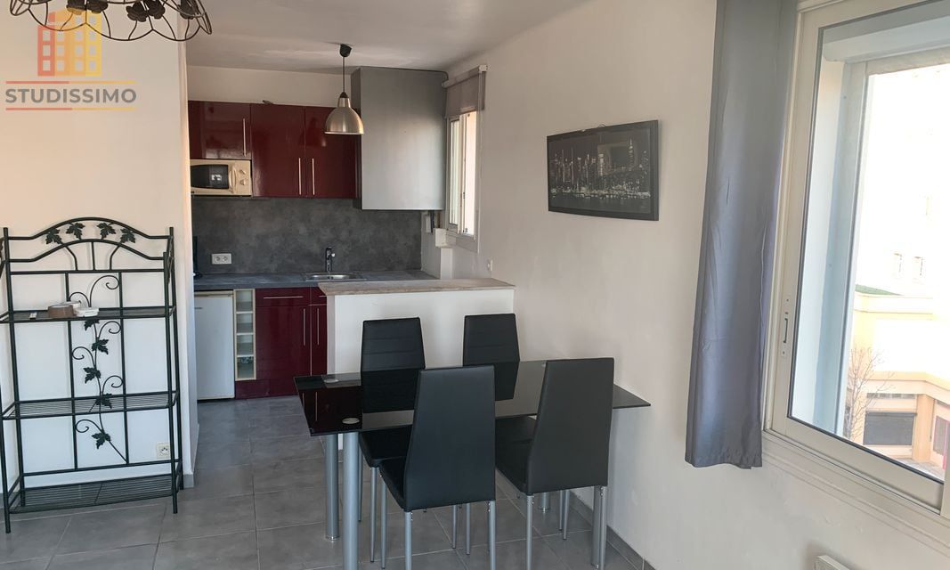 Studio 30m² Toulon Port Marchand - Meublé, étage élevé - Photo 2