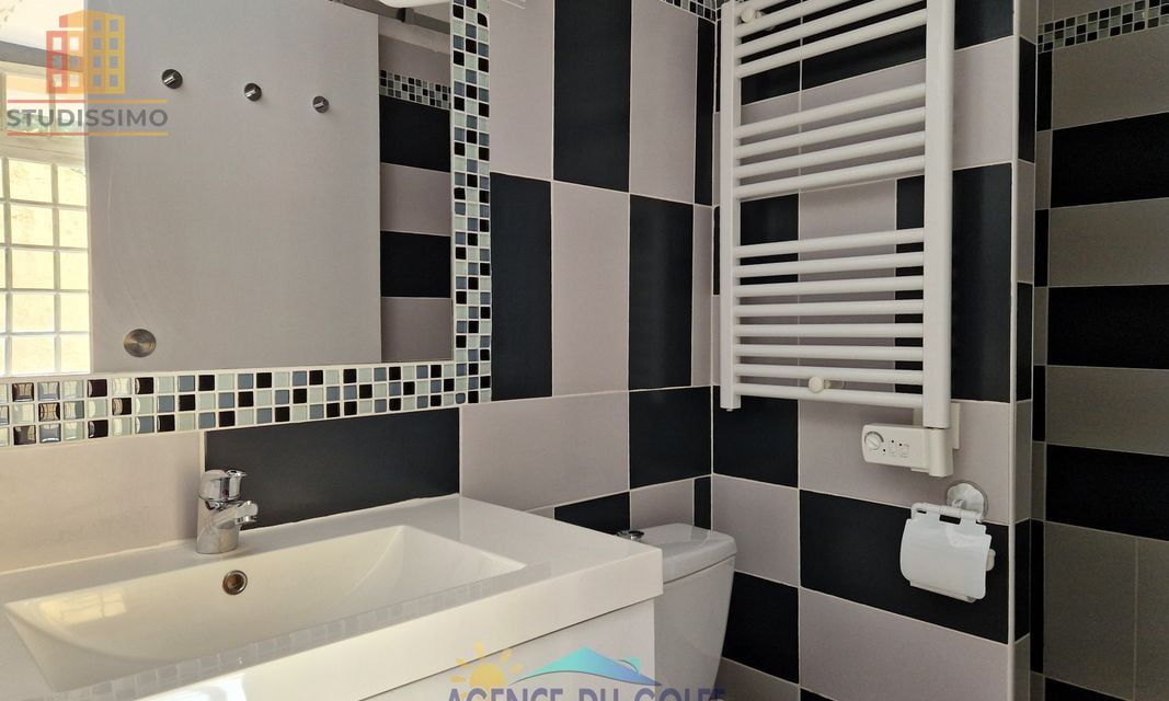 Studio 22m² Saint-Cyr-sur-Mer - Terrasse, proche port - Photo 3