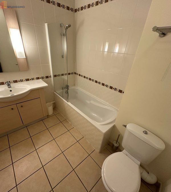 Studio meublé 31m² Divonne-les-Bains 01220 - Meublé, 1er étage - Photo 1