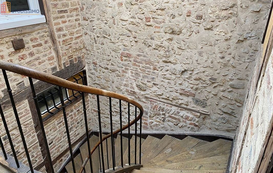 Studio meublé 14m² Bourg-en-Bresse - Meublé, 2e étage - Photo 1