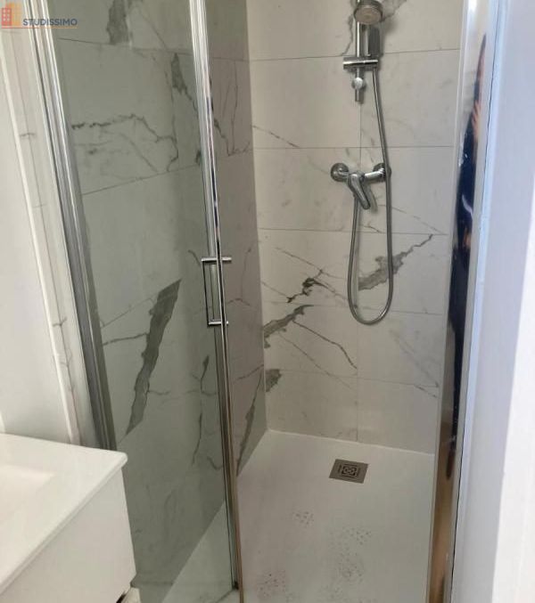 Studio meublé 21m² Oyonnax - Meublé, DPE D - Photo 2