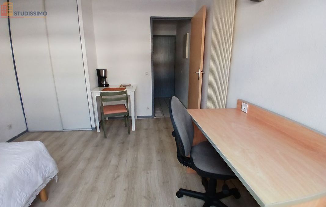 Studio 20m² Bourg-en-Bresse - Meublé, au 3e étage - Photo 1