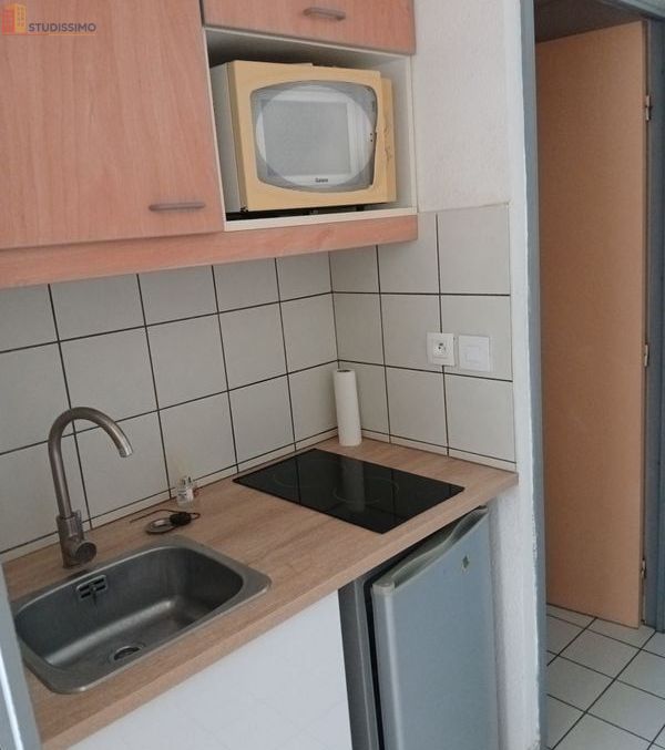 Studio 20m² Bourg-en-Bresse - Meublé, au 3e étage - Photo 2
