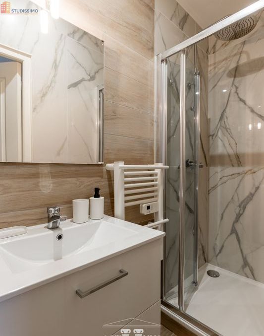 Studio 210m² Bourg-en-Bresse - Meublé, DPE D - Photo 8