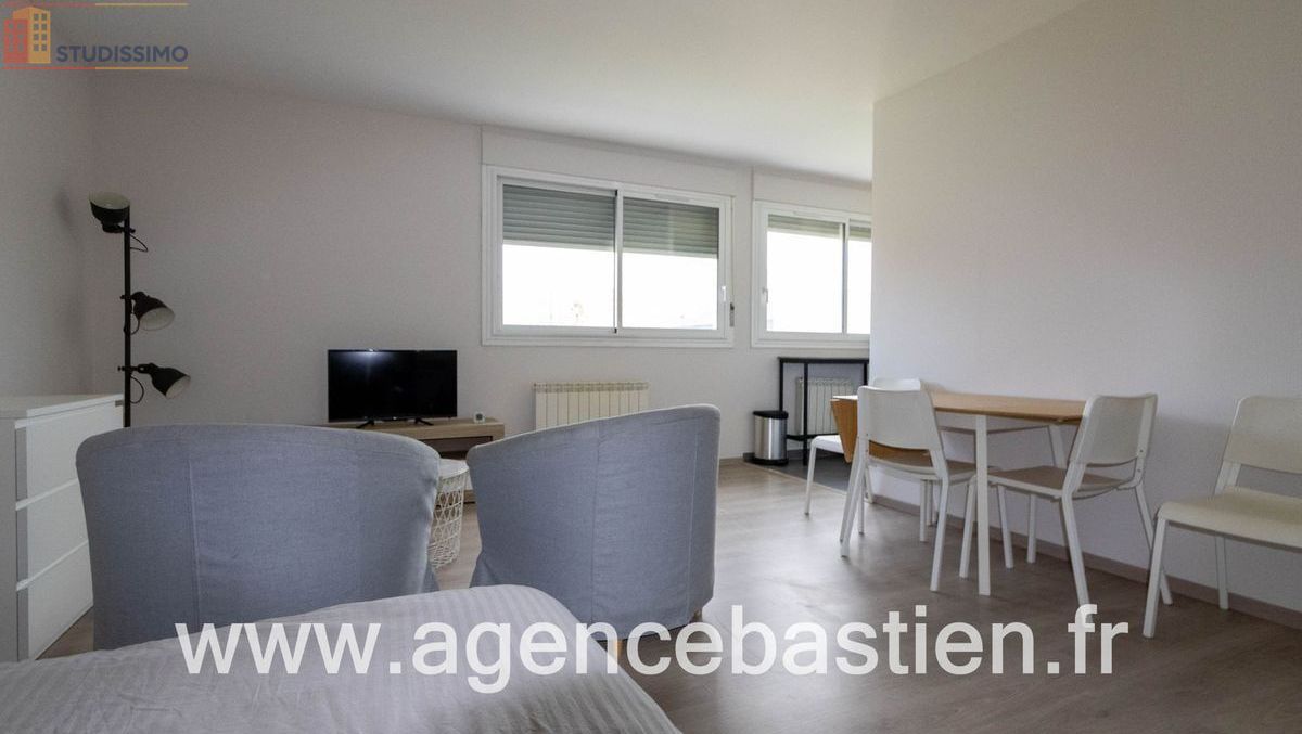 Studio meublé 33m² Divonne-les-Bains - Meublé, 3e étage - Photo 2