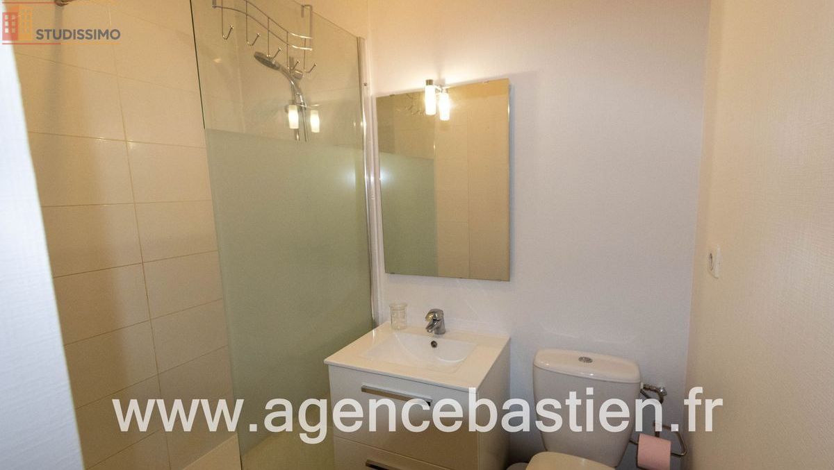 Studio meublé 33m² Divonne-les-Bains - Meublé, 3e étage - Photo 3