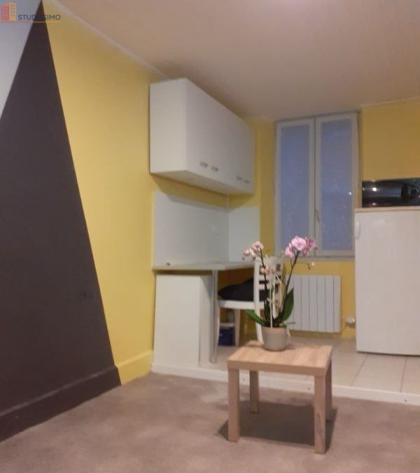 Studio meublé 25m² Nantua - Lumineux, 2e étage - Photo 2