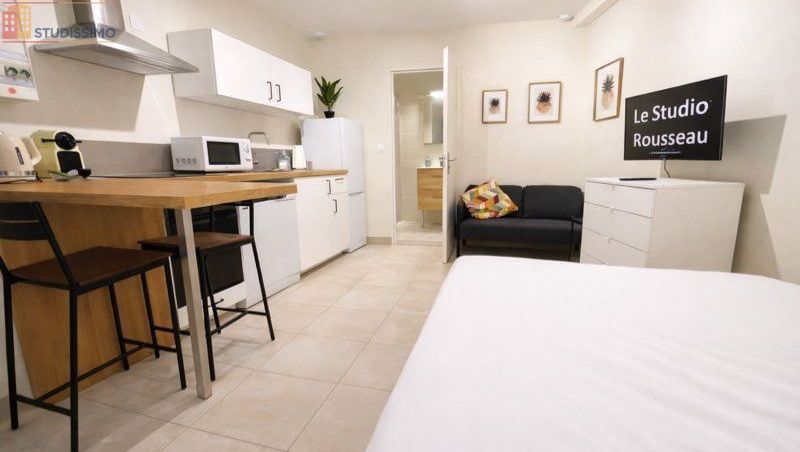 Studio meublé 20m² Oyonnax - Jardin, calme - Photo 2