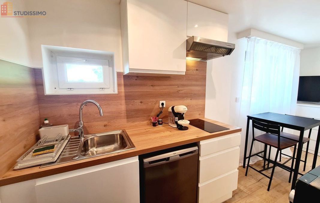 Studio meublé 17m² Cessy 01170 - Meublé, DPE C - Photo 2
