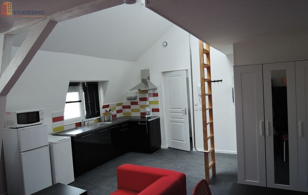 Studio meublé 30m² Saint-Quentin - Grande mezzanine, centre-ville - Photo 2