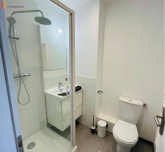 Studio 18m² Saint-Quentin - Meublé, DPE D - Photo 4