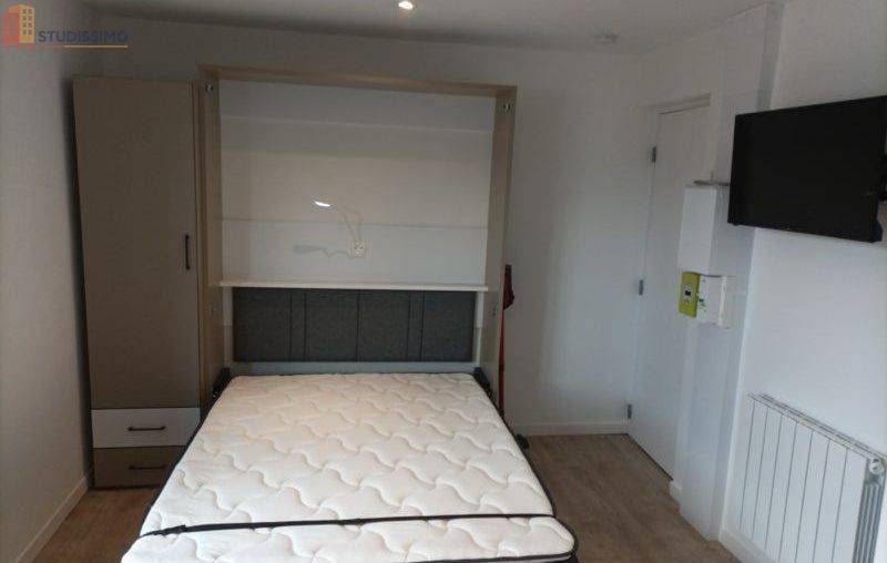 Studio meublé 18m² Saint-Quentin - Grand balcon - Photo 1