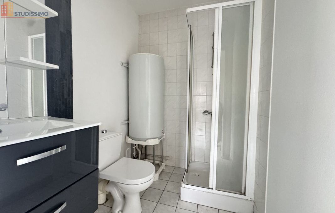 Studio meublé 30m² Montluçon - Étage élevé, DPE D - Photo 3