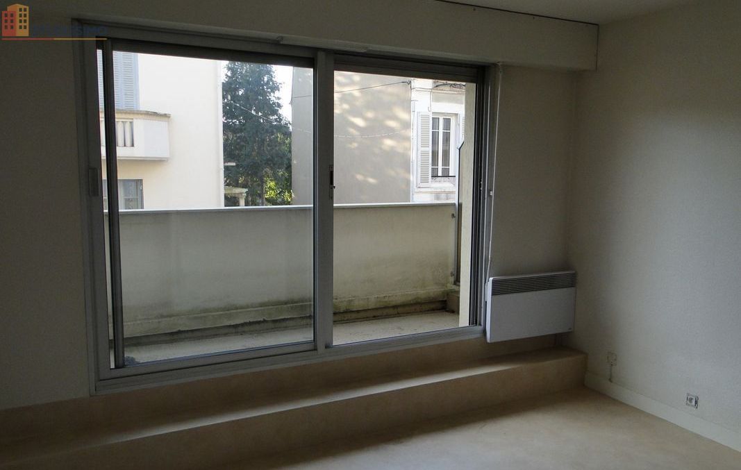 Studio 21m² Moulins - (1er étage), DPE D - Photo 3