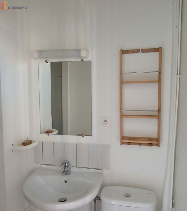Studio meublé 17m² Vichy 03200 - Meublé, DPE D - Photo 2