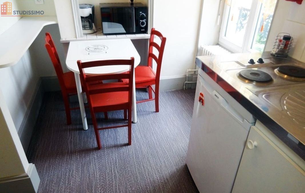 Studio meublé 20m² Vichy - Petit balcon, lumineux - Photo 2