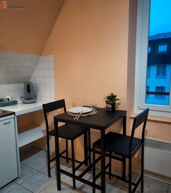 Studio meublé 17m² Montluçon 03100 - Proche commodités, calme - Photo 2
