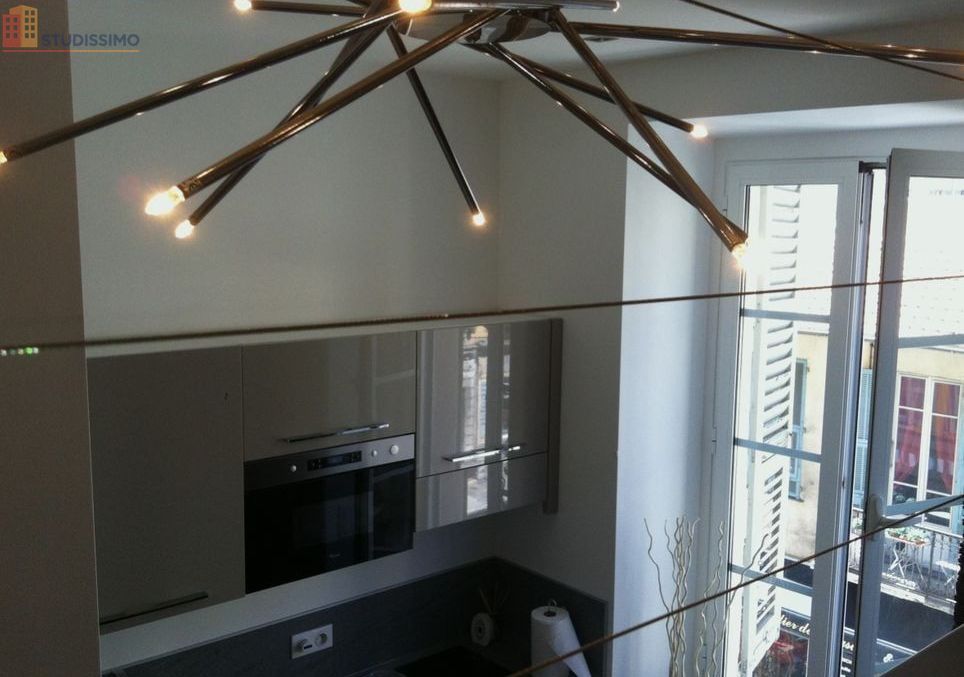 Studio meublé 22m² Nice 06300 - Mezzanine, proche port - Photo 2