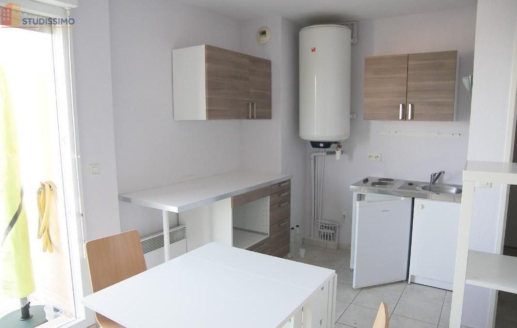 Studio meublé 20m² Nice 06200 - Lumineux, dernier étage - Photo 10