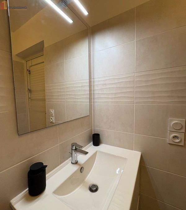 Studio meublé 21m² Nice 06000 - Proche quartier des Fleurs, lumineux - Photo 9