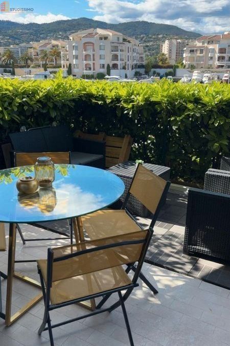 Studio meublé 20m² Mandelieu-la-Napoule - Piscine, lumineux - Photo 1