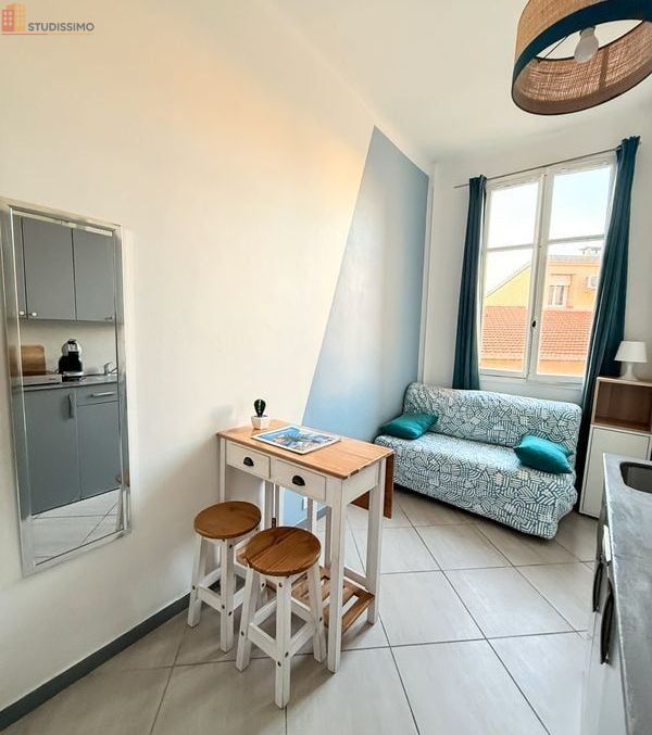 Studio meublé 10m² Nice 06300 - Proche port, lumineux - Photo 1