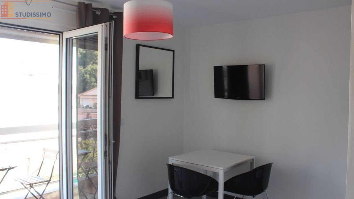 Studio 20m² Mandelieu-la-Napoule - Rénové, balcon - Photo 2