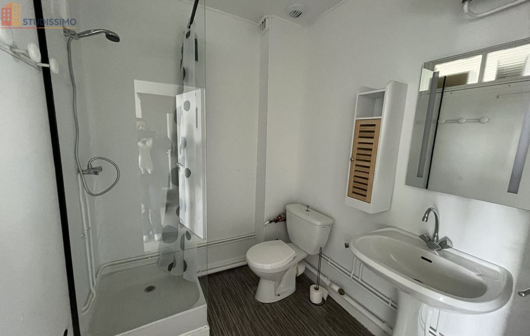 Studio 25m² Saint-Agrève 07320 - Meublé, dernier étage - Photo 1