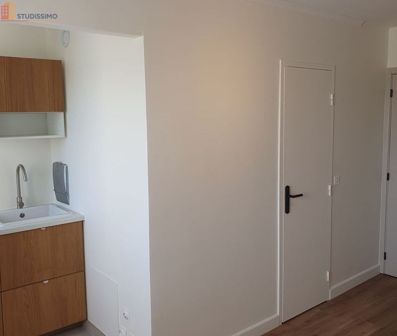 Studio meublé 16m² Charleville-Mézières - Meublé, dernier étage - Photo 1