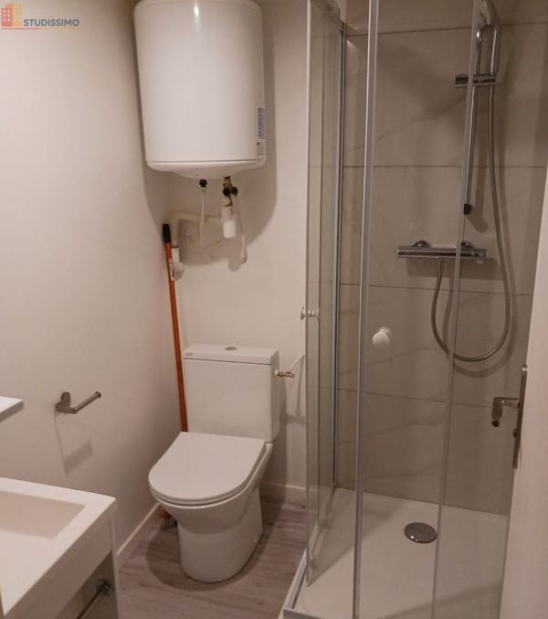 Studio meublé 18m² Charleville-Mézières - Hypercentre, calme - Photo 2