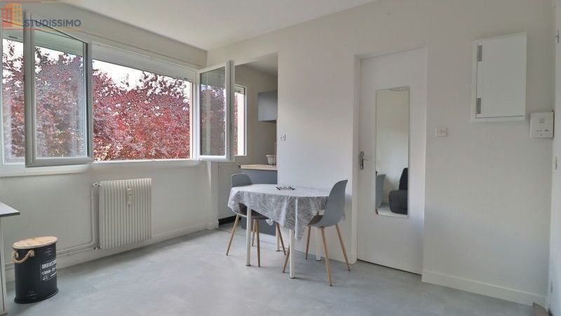 Studio meublé 25m² Saint-Julien-les-Villas - Meublé - Photo 2
