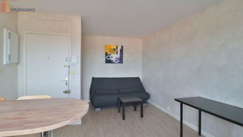 Studio meublé 25m² Saint-Julien-les-Villas - Dernier étage, lumineux - Photo 4