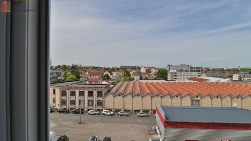 Studio meublé 25m² Saint-Julien-les-Villas - Dernier étage, lumineux - Photo 3