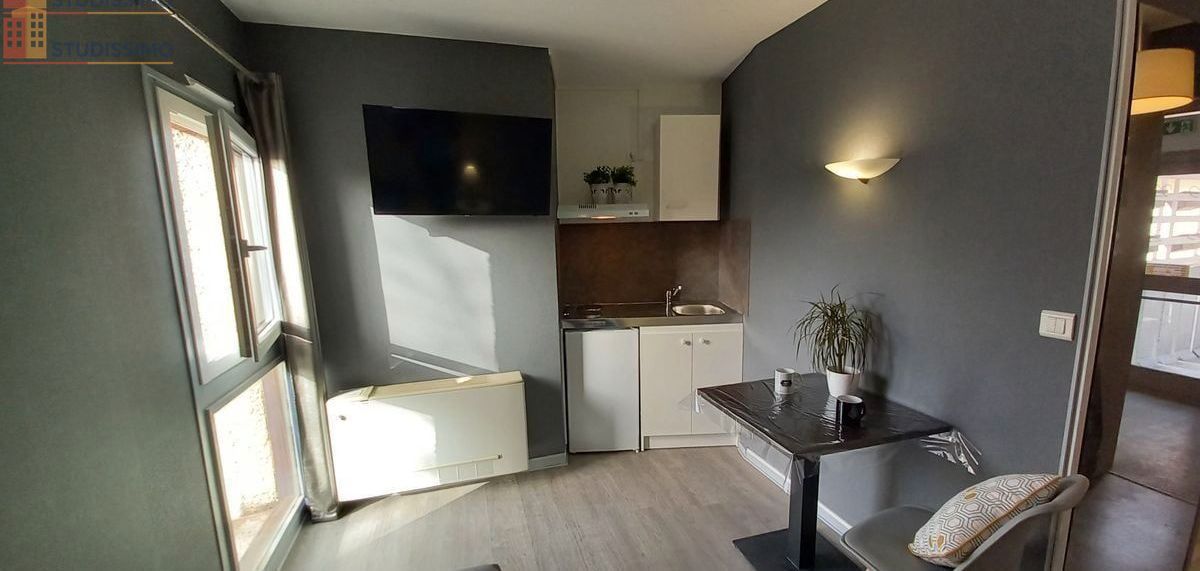 Studio meublé 17m² Sainte-Savine - Parking privatif - Photo 2